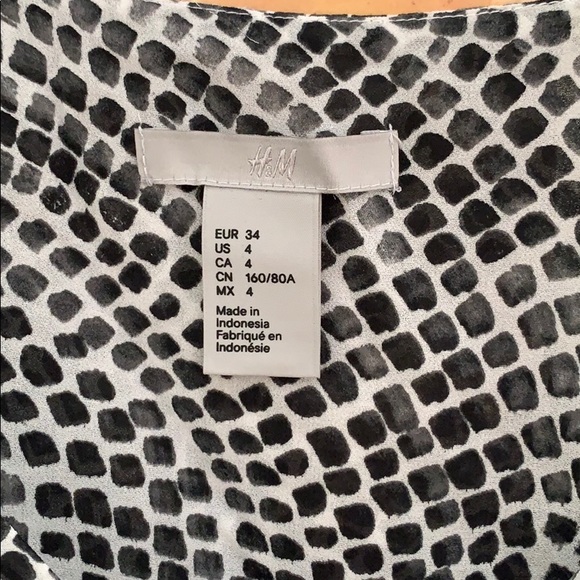 H&M spaghetti strap top - Picture 2 of 6